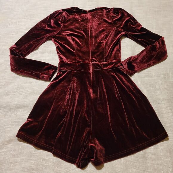 Womens Romper Shorts Size M Purple Burgundy Velvet Whimsigoth Plunge Stretch - Picture 10 of 10